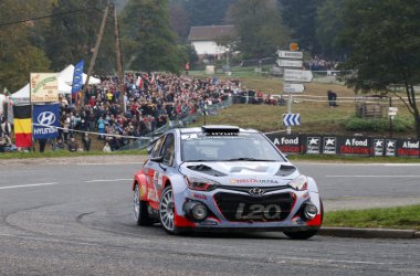 Rallye Frankreich: Thierry Neuville im Hyundai i20 WRC