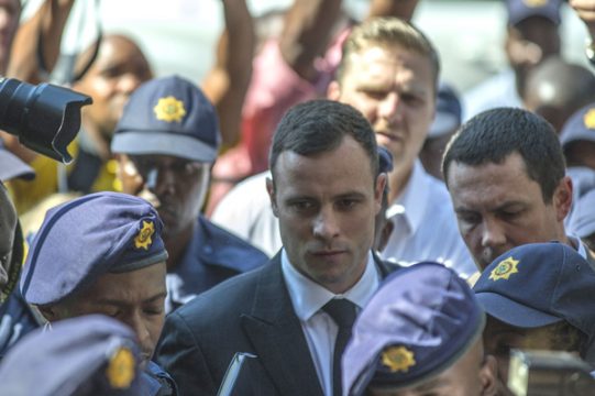 Oscar Pistorius bei der Ankunft im Gericht von Pretoria