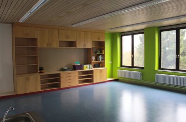 Mosaikschule: Büllinger Gemeindeschule zieht von den Containern an der Sportschule in die renovierten Gebäude