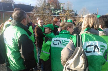Aktionstag: Ostbelgische Teilnehmer am Eupener Bahnhof