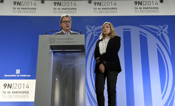 Der katalanische Regierungschef Artur Mas und Vizeregierungschefin Joana Ortega