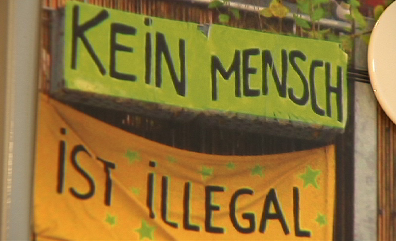"Kein Mensch ist illegal": Im Asylbüro des Roten Kreuzes