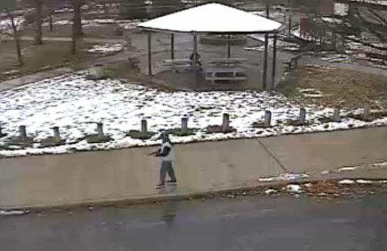 Foto einer Videoaufnahme des in Cleveland getöteten Jungen mit seiner Softairwaffe