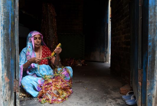 Indische Frau in Neu Delhi - Frauen in Indien haben es nicht immer leicht