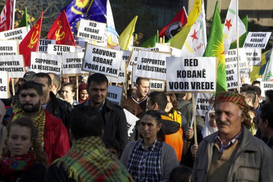 3.000 Menschen bekundeten am Samstag in Brüssel ihre Solidarität mit den Kurden