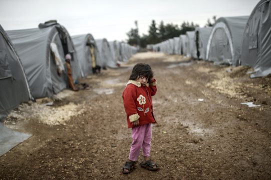 Kurdisches Kind in einem Flüchtlingscamp im türkischen Suruc