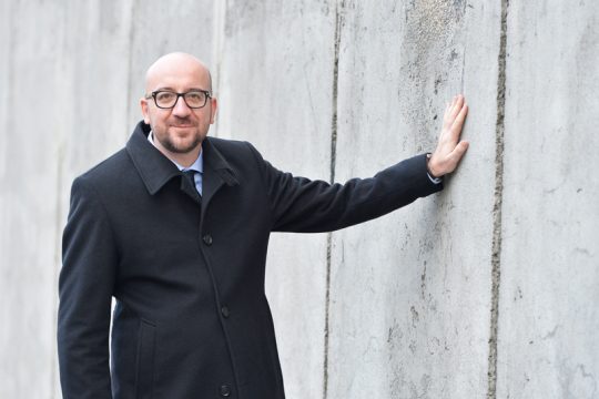 Premierminister Charles Michel an der Berliner Mauer