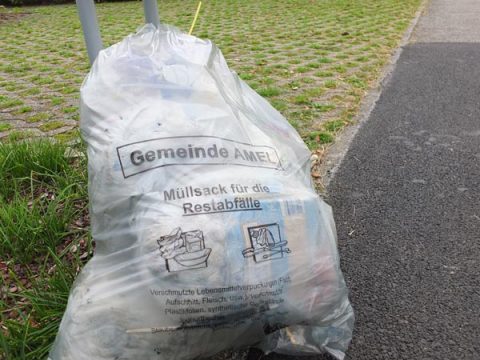 Müllsäcke in Amel