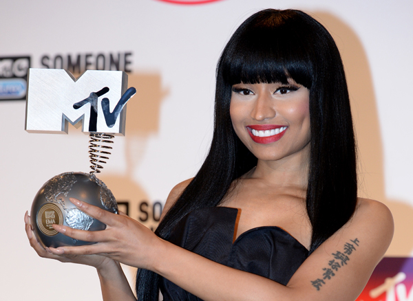 US-Rapperin Nicki Minaj moderierte und erhielt einen MTV-Award