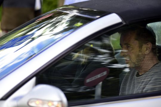 AC/DC-SchlagzeugerPhil Rudd beim Verlassen des Gerichts in Tauranga