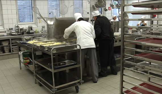 Das Schulessen aus der Großküche kommt nicht überall gut an