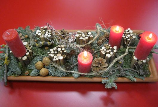 Am Sonntag wird die dritte Kerze am Adventskranz angezündet