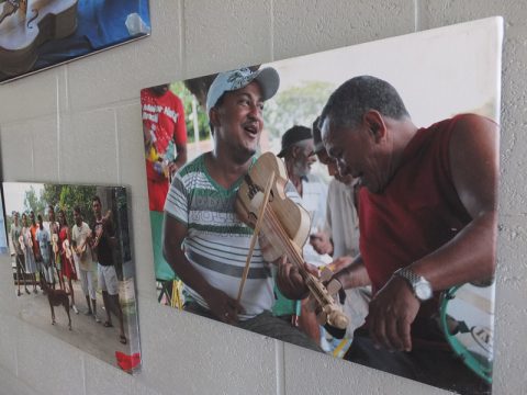 Ausstellung über Kulturarbeit von Apaoka in Brasilien