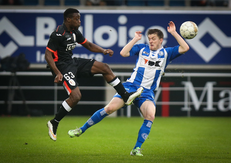 Standard Lüttich gewinnt mit 2:1 in Gent (Bild: Geoffrey Mujangi Bia und Thomas Foket)