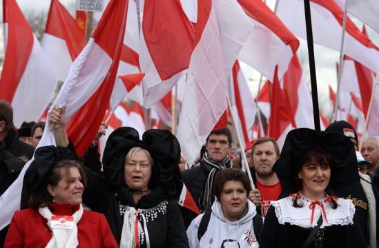 Elsässer protestieren vor dem EU-Parlament in Straßburg gegen die Regionalreform (13.12.)