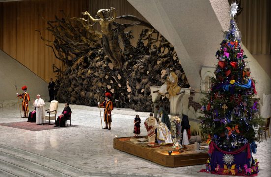 Papst Franziskus hält seine traditionelle Weihnachtsansprache im Vatikan