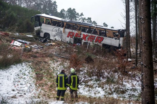 Schwerer Busunfall auf der A4 in Osthessen: Vier Tote