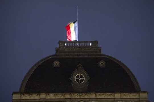 Königin Fabiola ist tot: Flaggen auf Halbmast