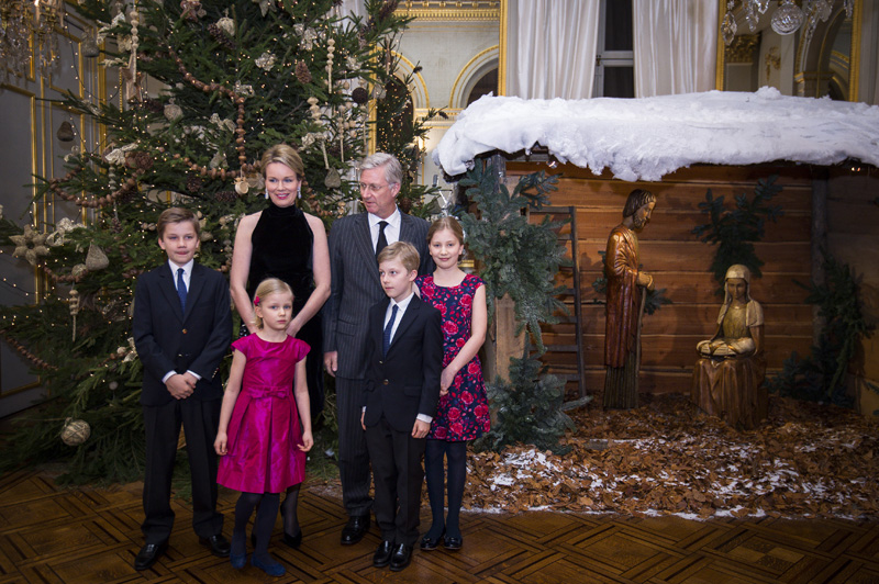 König Philippe und Königin Mathilde vor dem Weihnachtskonzert im Palast