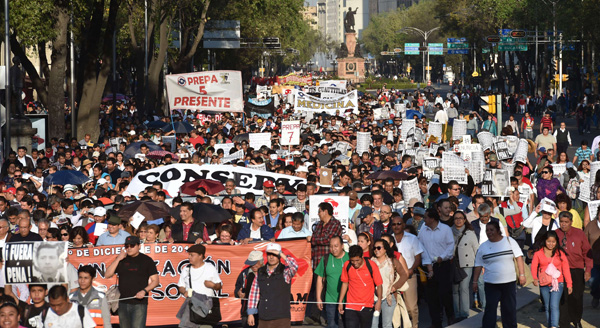 Tausende protestieren nach Studenten-Massaker gegen Mexikos Regierung