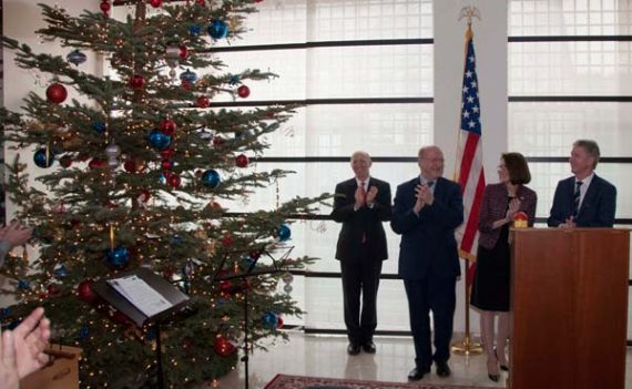 Bürgermeister Emil Dannemark (Bütgenbach), US-Botschafterin Denise Bauer und Bürgermeister Friedhelm Wirtz (Büllingen)