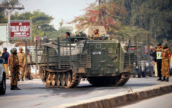 Pakistanisches Militär beendet Taliban-Angriff auf Schule