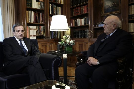 Regierungschef Antonis Samaras bei Staatspräsident Karolos Papoulias