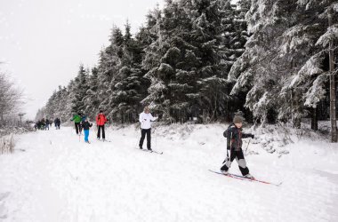 Wintersportfreunde freuen sich: Schnee auf dem Hohen Venn