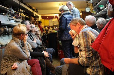 Seitenstraße - Lesen hinterm Tresen 2014: Vettern-Treffen bei Schuster Schroers - Theaterfreunde Eupen Guido Kalf, Marc Despineux, Roger Demonthy und Brigitte Gördens-Brüll