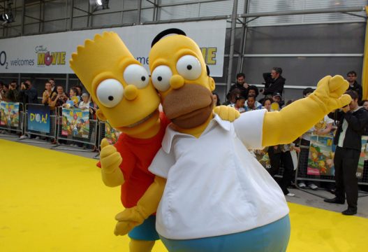 Bart und Homer Simpson bei der Premiere des Simpson-Films in London (2007)