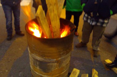 Generalstreik: Gewerkschaftsmitglieder blockieren Straßen und Geschäfte in Eupen