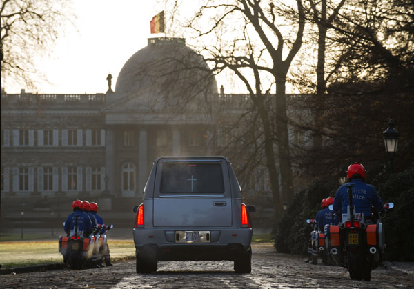 Der Leichnam von Königin Fabiola wurde am Morgen nach Schloss Laeken überführt