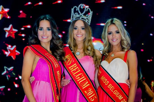 Annelies Törös ist neue Miss Belgium - Ehrendamen sind Leylah Alliet (l.) und Charlotte Vanbiervliet