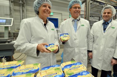 Startschuss Arla Foods - Malu Dreyer, Peder Tuborgh und Jürgen Wolf (vlnr)