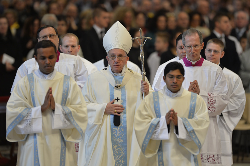 Papst Franziskus feiert die Neujahrsmesse im Petersdom
