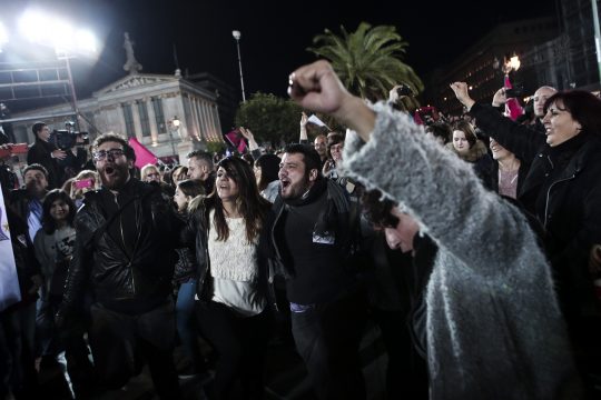 Syriza-Anhänger jubeln in Athen