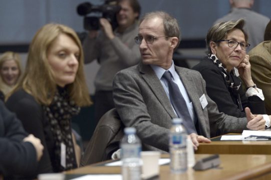Rachel Lambert (l.) und Viviane Lambert (r.), Frau und Mutter von Vincent Lambert bei der Anhörung vor dem Europäischen Gerichtshof für Menschenrechte in Straßburg