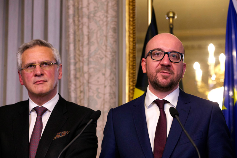 Kris Peeters und Charles Michel bei der Pressekonferenz nach dem Treffen der Sozialpartner (30.01)