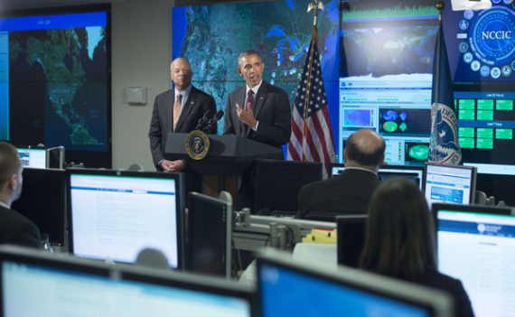 US-Präsident Barack Obama im National Cybersecurity and Communications Integration Center in Arlington