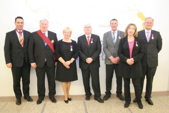 Orden für Harald Mollers, Karl-Heinz Lambertz, Patricia Creutz-Vilvoye, Charles Servaty, René Chaineux, Resi Stoffels und Herbert Grommes (v.l.n.r.)