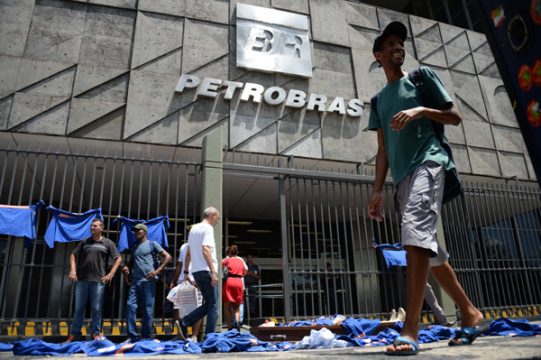 Der brasilianische Ölkonzern Petrobras soll massig Geld veruntreut haben