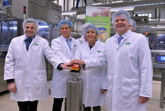 Startschuss Arla Foods - Jürgen Wolf, Peder Tuborgh, Malu Dreyer und Tim Ørting Jørgensen (vlnr)