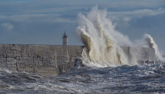 Sturm an der englischen Südküste