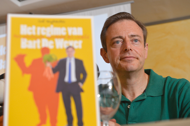 Vorher-Nachher-Effekt: Bart De Wever hat allerdings nicht getrickst (Bild: Vorstellung seines Diät-Buchs 2012)