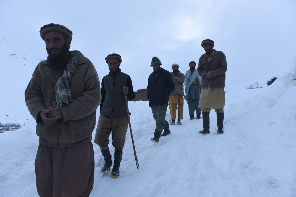 Lawinenabgänge in Afghanistan: Die Suche nach Opfern geht weiter