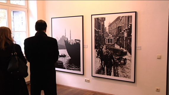 Bilder des türkischen Fotografen Ara Güler sind im KuK Monschau zu sehen.