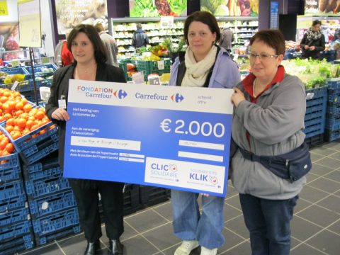 Carrefour spendet 2000 Euro an Lebensmittelbank Büllingen