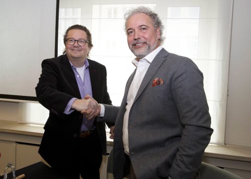 Marc Coucke und François Fornieri besiegeln die Zusammenarbeit