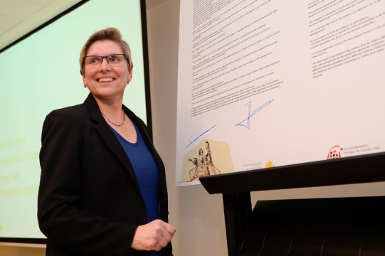 Die für Steuerbetrug zuständige Staatssekretärin Elke Sleurs am 24.2. in Brüssel