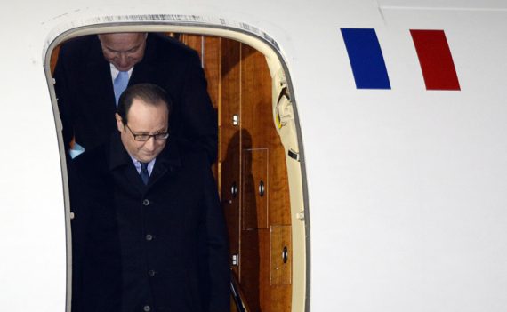 Frankreichs Präsident François Hollande bei der Ankunft in Moskau